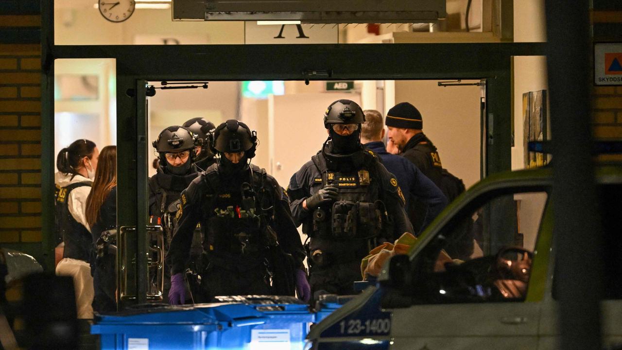 Elf Tote Nach Schießerei In Schweden: Trauer Und Schock Elf Tote Nach Schießerei In Schweden: Trauer Und Schock