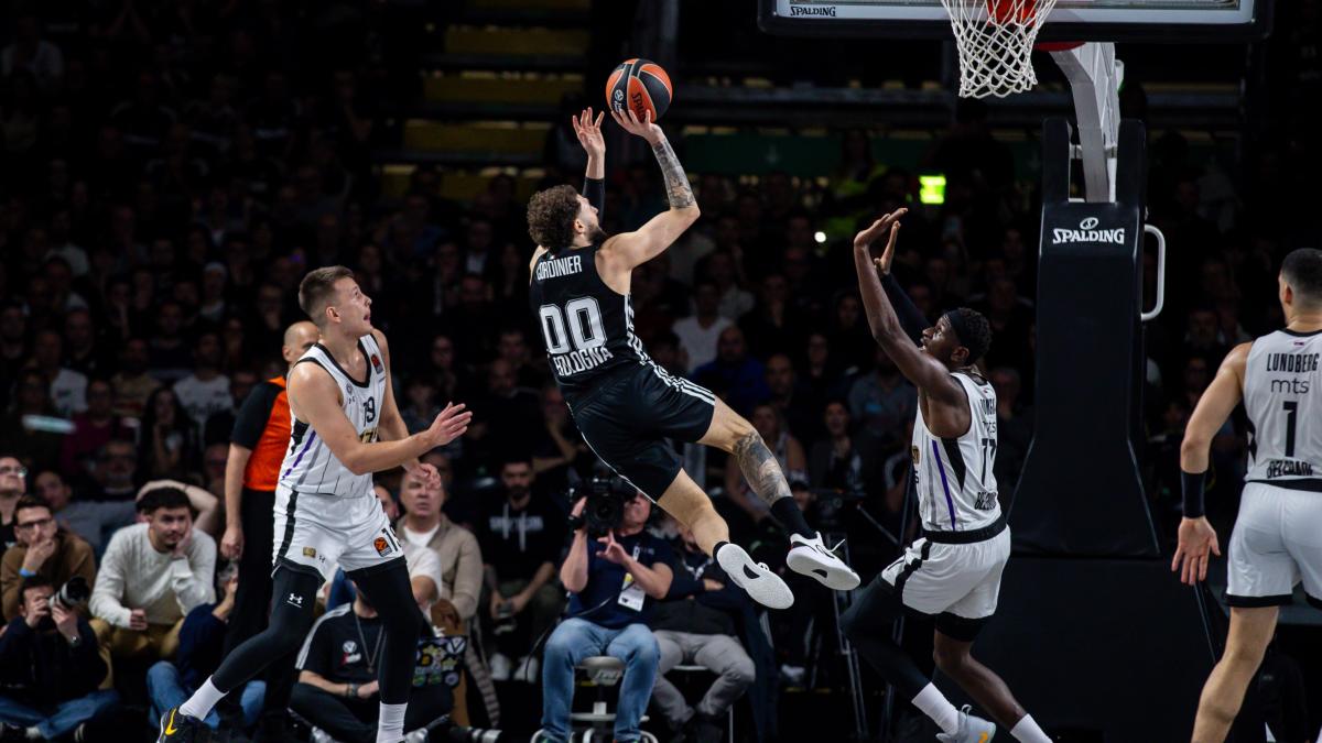 Eurolega: Brown E Jones Affondano La Virtus Bologna Eurolega: Brown E Jones Affondano La Virtus Bologna