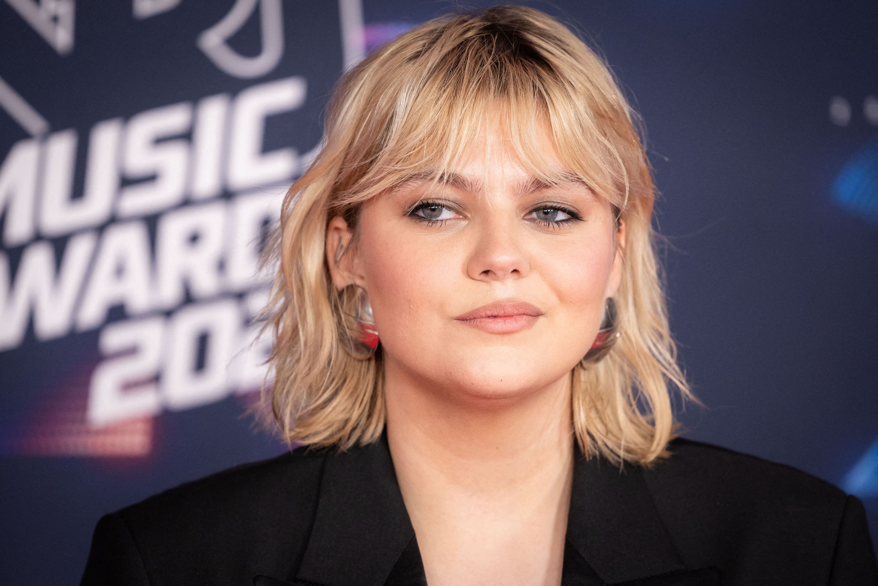 Louane Au Stade De France : Son Hymne Eurovision Révélé ? Louane Au Stade De France : Son Hymne Eurovision Révélé ?