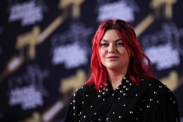 Louane Dévoile Son Titre Eurovision Au Stade De France Louane Dévoile Son Titre Eurovision Au Stade De France