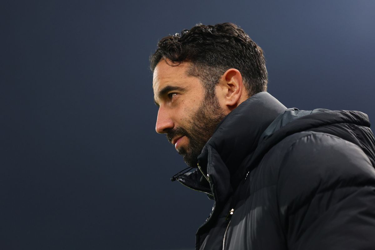 Manchester United's Transfer Plans: Two Fan Favorites On The Chopping Block Manchester United's Transfer Plans: Two Fan Favorites On The Chopping Block