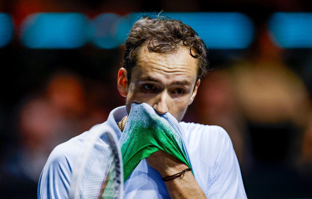 Medvedev Se Despide De Rotterdam: Nueva Decepción En El Abierto De Tenis Medvedev Se Despide De Rotterdam: Nueva Decepción En El Abierto De Tenis