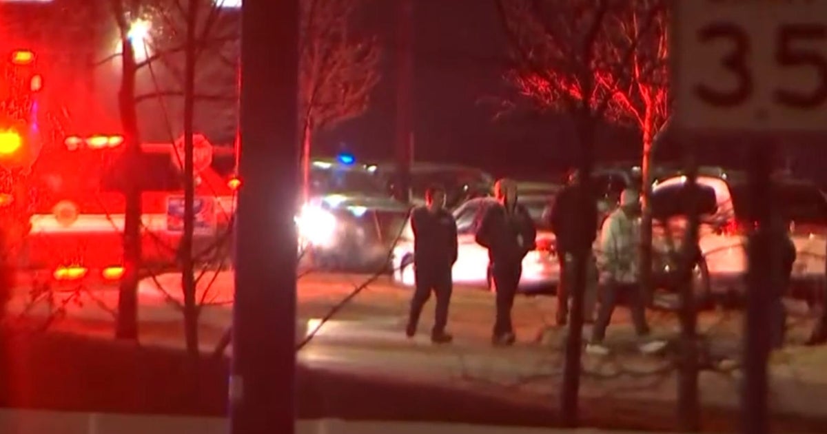 Ohio Warehouse Shooting: Police Hunt For Suspect After One Killed, Five Injured Ohio Warehouse Shooting: Police Hunt For Suspect After One Killed, Five Injured