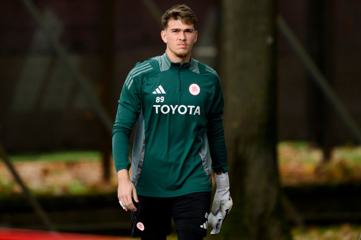 PSG Contrata Goleiro Brasileiro Ex-São Paulo: Jandrei É O Novo Reforço PSG Contrata Goleiro Brasileiro Ex-São Paulo: Jandrei É O Novo Reforço