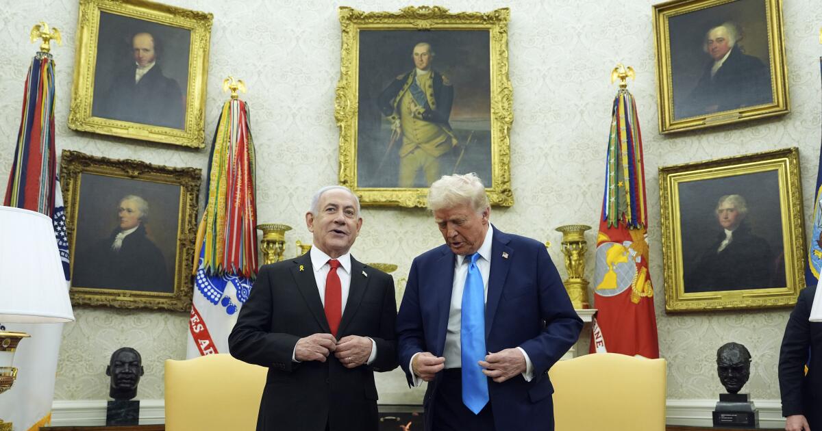 Trump Sugiere Reasentar A Los Desplazados De Gaza: ¿Una Solución Viable O Una Propuesta Polémica? Trump Sugiere Reasentar A Los Desplazados De Gaza: ¿Una Solución Viable O Una Propuesta Polémica?